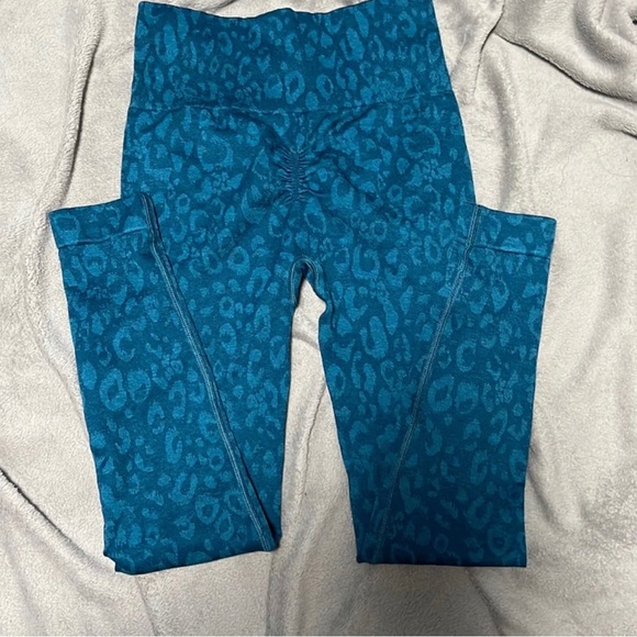 Gymshark Animal Print Leggings - Picture 2 of 2